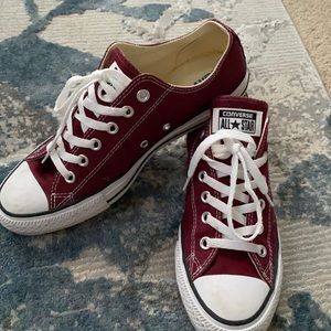 Converse All * Star women’s 9.5 (men’s 7.5)